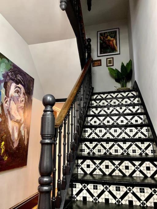 Chic Townhouse Near Tunnels Beaches 伊尔弗勒科姆 外观 照片