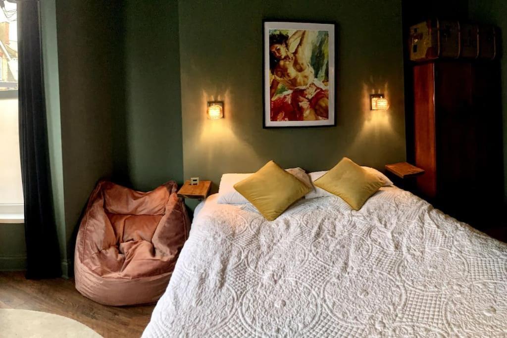 Chic Townhouse Near Tunnels Beaches 伊尔弗勒科姆 外观 照片