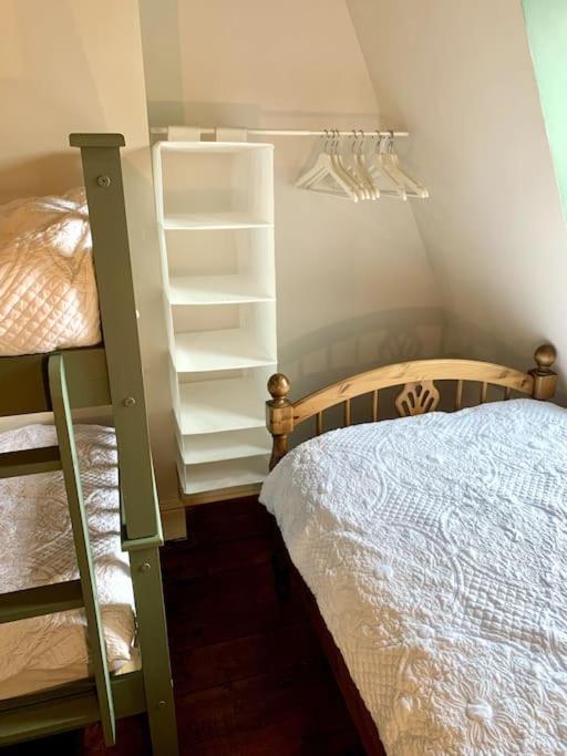 Chic Townhouse Near Tunnels Beaches 伊尔弗勒科姆 外观 照片