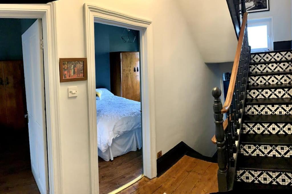 Chic Townhouse Near Tunnels Beaches 伊尔弗勒科姆 外观 照片
