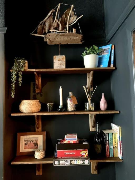 Chic Townhouse Near Tunnels Beaches 伊尔弗勒科姆 外观 照片